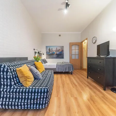 Apartment Przytulne Z Balkonem, 150m Od Dworca Glowny